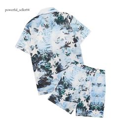 Men de créateur t-shirt Bouton Bouton Up Us Breasted Print Mens Hawaii Floral Casual Shirts and Short Womens Loose Silk Shirt Tees Men Tshirt Sandy Beach Shorts 674