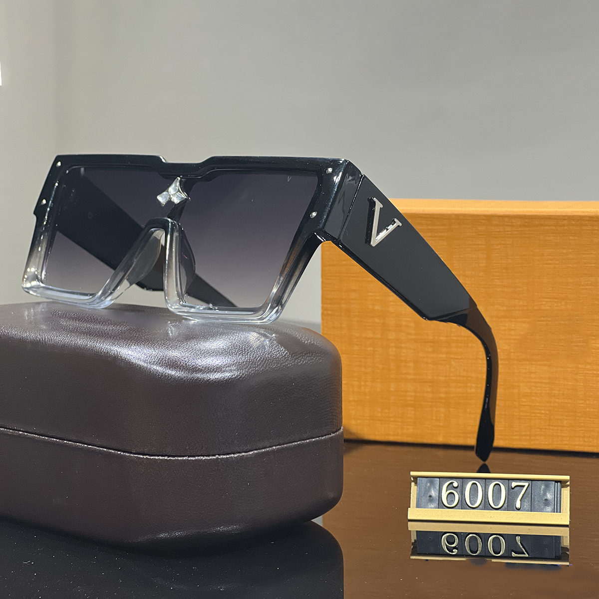 女性のためのボックスサングラスを持つ男性デザイナーヒップホップクラシックファッションマッチングビーチシェーディングUV保護偏光眼鏡ギフト