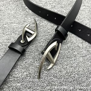 Hommes Designers Ceintures boucle en cuir véritable ceinture diesel nouveau style futur niche punk irrégulière logo en métal ceinture hommes et femmes sens du design de mode tous portent des ceintures