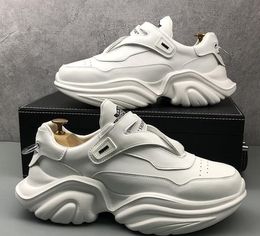 Hommes habille italie chaussures en cuir authentiques en mesh baskets respirantes de nouvelles chaussures masculines plate-forme plate de haute qualité petite chaussure blanche flats décontractés
