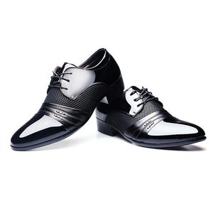 Mannen jurk schoenen mannen business platte schoenen zwart bruin ademende lage top mannen formele kantoor schoenen plus size