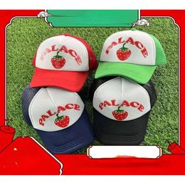 Hommes Fashion Ball Caps Tendance Grand Tour de Tête Palace Strawberry Trucker Mens Beach Homme Designer Seau Hiver Fit Chapeau Happy Natu 898