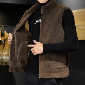 Hommes mode décontracté épaissir Gilets hiver manteau en laine d'agneau gilet chaud veste masculine peut être porté des deux côtés gilet sans manches 240127