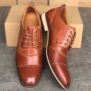 Mannen Mode Lederen Jurk Schoenen Cap Teen Oxford Oxford Zakelijke Flats Designer Schoenen Zwart Bruin Lace-up Party Bruiloft Casual Schoenen