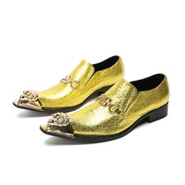 Chaussures de mode masculines épissant les chaussures en cuir authentiques personnalisées Iron Pointed Stage Version coréenne de toutes les chaussures assorties pour les bottes de fête pour garçons