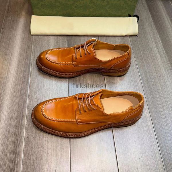 Hommes Flats Walk Shoe Mocassins Chaussures à enfiler Lounge Factory Chaussures Noir Tablier rond Toes Designer de luxe Lettrage en métal Logo Chaussure habillée à talons bas 1.9 05