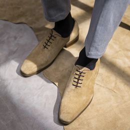 Zapatos de cuero formales para hombre, vestido amarillo caqui con cordones genuinos, zapato de gamuza Oxford de boda a la moda de alta calidad para hombre 240110