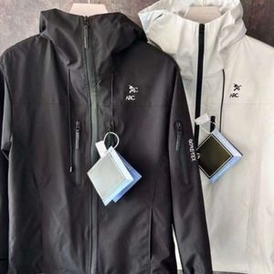 chaqueta chaqueta chaqueta diseñadora hombre para hombres cartas de alta gama bordada bordada abrigo gráfico casual lluvia con capucha de manga larga senderismo