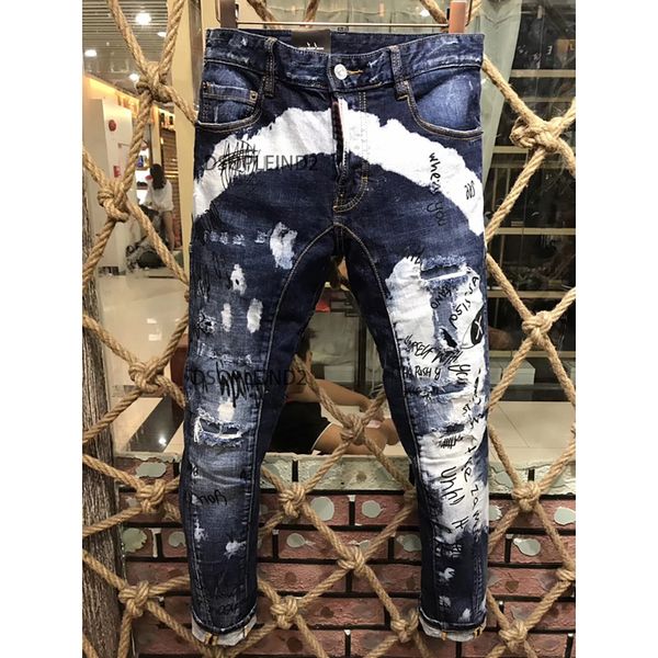 Hombres Jeans Agujero Azul claro Ventas calientes Gris oscuro Italia Marca Hombre Pantalones largos Pantalones Streetwear Denim Flaco Slim Straight D2 Biker Jean Real Photo Cremallera Cadena 23SS