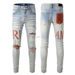 Hombres Jeans Rasgados Pantalones de mezclilla el estiramiento Hip Hop Hombres Vintage Letra de cuero azul claro Biker Jean para motocicleta Slim Skinny