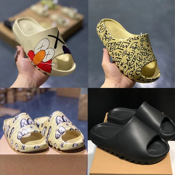 2021 Diapositives Pantoufles Mousse Runne Désert Sable Terre Marron Résine Hommes Femmes Sandale Slipper Luxe Slide Plat Slippery Bone Sandales Chaussures