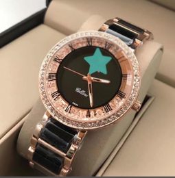 Men Ladies Gold Watch Hot Selling Quartz Relojes en stock de estilo de negocios Modos Relojes de lujo hombres y mujeres