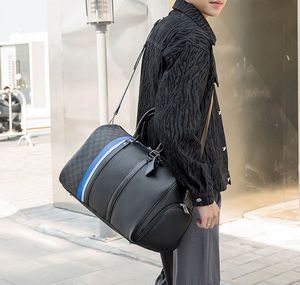 Men Lederen Duffel Bags Fashion Designer Women Travel Bag Poker Bagage Handtassen Grote capaciteit Sport Buiten Tote Maat 45-55-60 cm Girl Boys-rugzakken