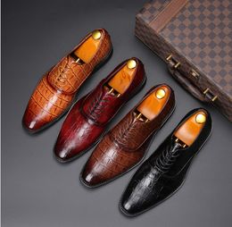 Hommes en cuir à talons bas Casual luxes Chaussures habillées Brogue Spring Bottines Vintage Classic Male designer shoe