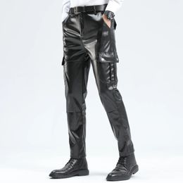 Men Lederen broek Superior kwaliteit Elastische mannelijke mode Motorfiets Faux broek Rock Streetwear Pockets 240419