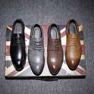 Hommes chaussures en cuir Brogues chaussure sociale hommes élégant concepteur formel Sapatenis