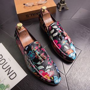 Mentes Loafers 9047C Fashion Shoes Retro Printing Pu Tassel Splate-On Business Casual Wedding Party Daily Ad302