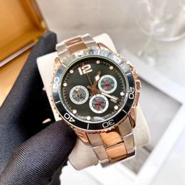 Hombres diseñadores de lujo Automatic Quartz Chronograph Watch Mens Auto 6 manos Relojes de banda inoxidable L18