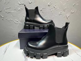 Monolith-Stiefel für Herren, luxuriöse Chelsea-Stiefel aus gebürstetem Leder, Designer-Schuhe aus Kalbsleder, Damen-Plattform-Dreieck-Derby-Re-Nylon-Martin-Stiefel