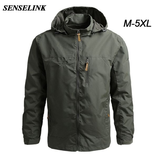 Men Outdoor Soft Shell Army Green Jacket Casual lâche coupe-vent imperméable Sport Automne Hiver Taille Plus 211110