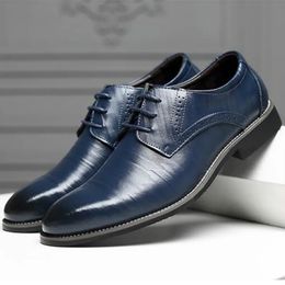 Hommes oxfords Chaussures British Black Bleu à la main confortable robe formelle Flats de lacep Bulock Bustlock HJM7 240407