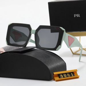 Men Police Mirror Nice Women para gafas de sol clásicas Diseñador de gafas Nuevo diseño de moda Gafas de sol cuadradas de gran tamaño para mujeres Gradiente de pierna estampada de marca vintage