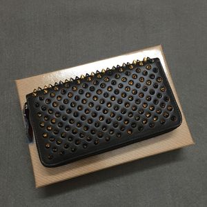 Men Turn -stijl Pansen Pandschilderd Spiked Clutch Dames Wallets Patent Leather Mixed Color Rivets Bages Lady Lange portemonnees met Spikes Box+Dust