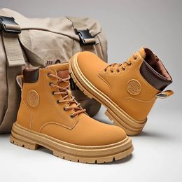 Chaussures de travail rétro pour hommes d'automne épais top haut haut haut non glissade chaudes bottes décontractées en cuir laceup grand outils de tête 240429