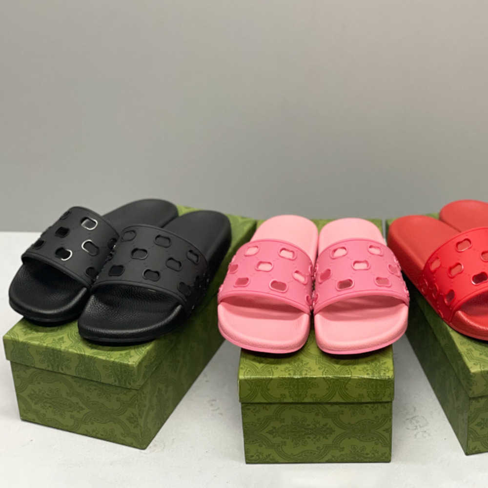 Kvinnliga män Sandaler gummi Slid toffeldesigner glider kausal icke-halkskivor sommar flip flops utomhus blommplattform tofflor storlek 4-11.5 med låda nr010