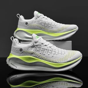 Men de concepteur Fly Running Chaussures Marathon High Rebound Racing Shoe respirant Summer Mesh Breathable Professional Marathon Student Air Cushion Chaussures Taille 39-45