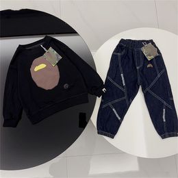 Baby-ontwerper voor heren en dames, nieuw herfst- en winterklassiek sportpak, hoodie + joggingbroek, casual voortreffelijk merk, kinderkleding, maat 90-150 cm d06