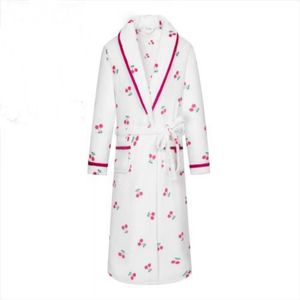 Robes à domicile assorties pour hommes et femmes Soft Fluffy Cotton Collier Pyjamas Designer Luxury Vintage Bathrobes TN