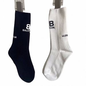 Chaussettes pour hommes moyennes pour femmes Unisexe printemps / été Four Seass Lettre Simple Fi Trend Sports Confortable Socks D7SI #