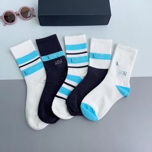 Chaussettes pour hommes et femmes broderie loisirs coton sport basket-ball chaussettes de mode en coton pour hommes et femmes ont des boîtes.