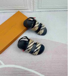 Kids Sandalen Hoogwaardige Girl Slippers Multicolor Stripe Child Casual Shoes Children's Size 26-35