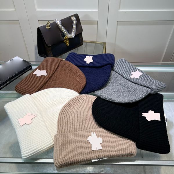 Gorro para hombre Otoño e invierno Estilo deportivo al aire libre Diseñador Sombrero con cuentas Gorro para mujer Lana de lana Cálido Color caramelo Bordado de letras Gorra de 6 colores