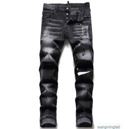 Jeans de créateurs noirs pour hommes Punk Hip Hop Vêtements Mode Streetwear Détruit Trou effiloché Élastique Taille moyenne Pantalon en denim long pour le jogging Tnfj