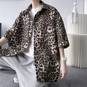 Chemises décontractées pour hommes 2023 chemise imprimée léopard hommes ample respirant été mâle haute rue à manches courtes hauts