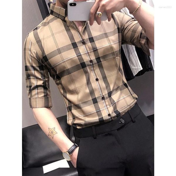 Camisas casuales para hombres 2023 Camisa de primavera y verano Media manga Caqui Diseño de rayas de negocios Camisas Hombres