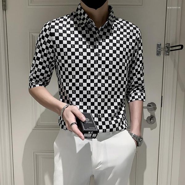 Chemises décontractées masculines 2023 Summer de haute qualité Luxury Luxury Chaîne en noir et blanc Vérifier à la mode