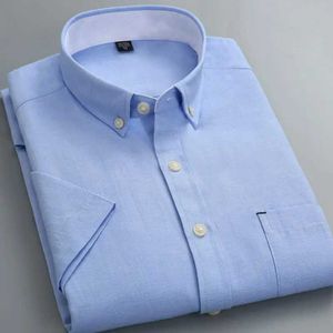 Chemises décontractées pour hommes 2023 été nouveaux hommes à manches courtes Oxford Textile pur coton chemise jeunesse couleur unie affaires décontracté quotidien unique porter TopsC24315