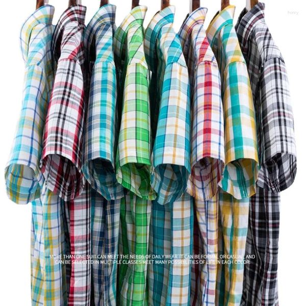 Chemises décontractées masculines 2023 Été Pure Plaid Plaid Plaid à manches courtes Mode Business Polyvale