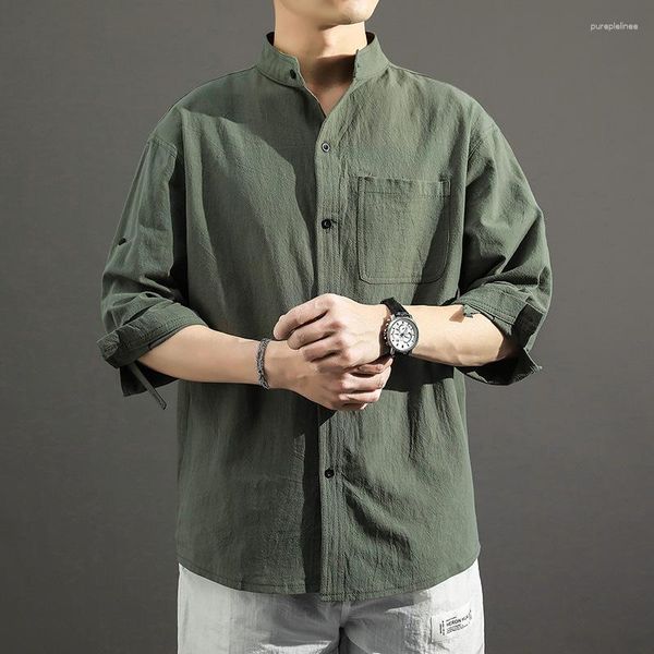 Camisas casuales para hombres 2023 Verano de manga de siete puntos Camisa de color sólido masculino japonés suelto cuello de soporte de un solo pecho tendencia desgaste
