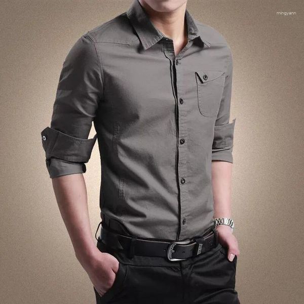 Chemises décontractées masculines 2024 Spring Cotton Shirt Youth Slim Military Style Long Manneve