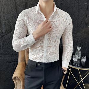 Chemises décontractées pour hommes 2024 Spring Flower Hollow Out Shirt for Men Long Manche Long Couleur solide Slim Social Party Tuxedo Blouse Vêtements