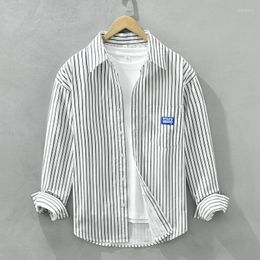 Camisas casuales para hombres 2180 Primavera Moda para hombres Camisa a rayas de manga larga Estilo japonés Cómoda Solapa vintage Blusa suelta y versátil