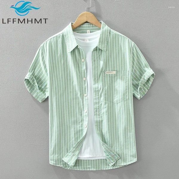 Camisas casuales para hombres 8019 Summer Fashion Men Camisa a rayas Manija corta Pocket de bolsillo clásico Fresco Fresco Tops de ocio diario algodón macho