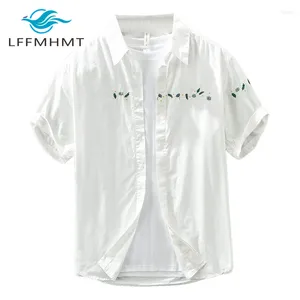 Chemises décontractées pour hommes 8078 Personnalités de la mode de la mode d'été broderie de style blanc frais