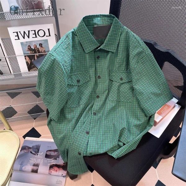Chemises décontractées pour hommes American Lazy Style Green Plaid Workswear Works Short-Sheedved Women Version Corée 2024 TRENDE SUMBRE RETRO CHIC TOPS