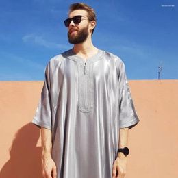 Mannen Casual Shirts Arabische Moslim Mode Islamitische Kleding Mannen Geborduurd Jubba Thobes Homme Marokkaanse Kaftan Eid Gebed Lange Gewaad Jurk